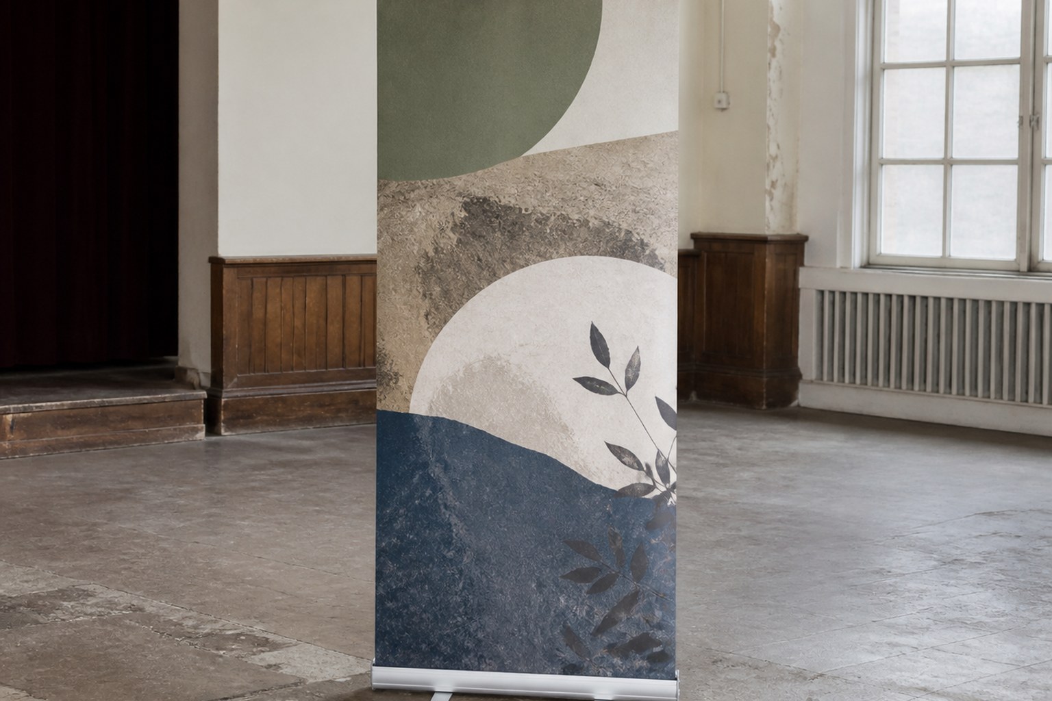 A pop-up banner standing alone in an empty hall with nobody attending it