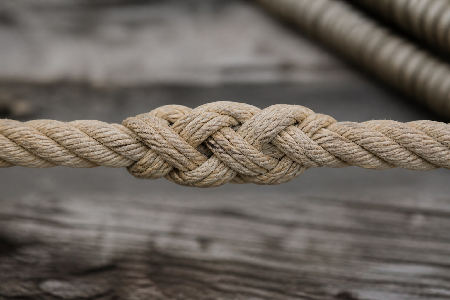 A short splice worked into two ends of natural rope